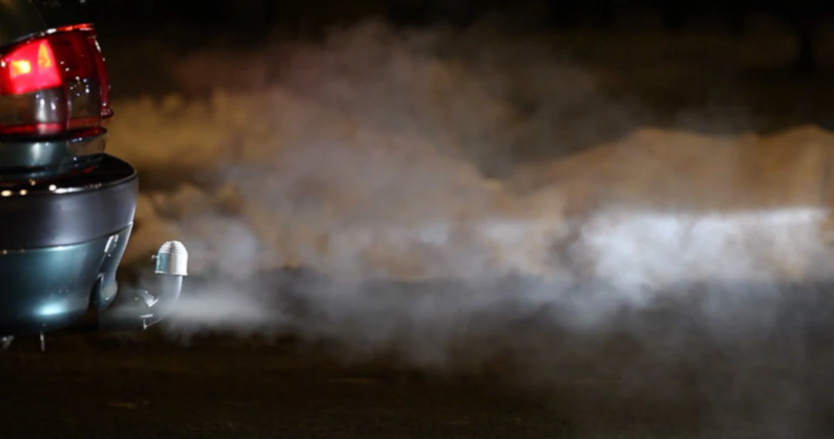 Zanieczyszczanie powietrza przez samochód z wyciętym filtrem cząstek stałych DPF